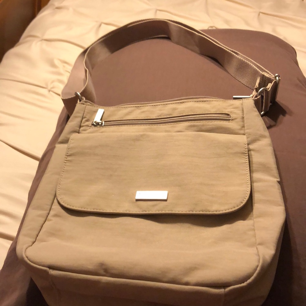 Baggallini convertible shoulder or crossbody.